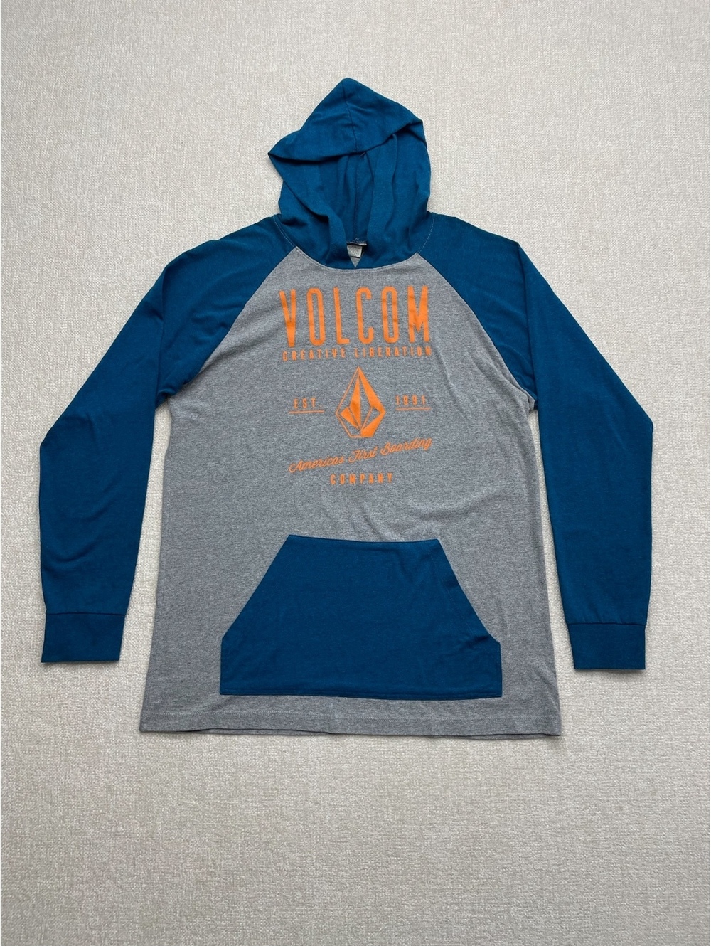 Volcom Men's Hooded Pullover Sweatshirt Size Large L Blue Gray with Orange Print